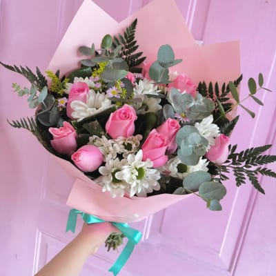 10 Pink Roses Arranged