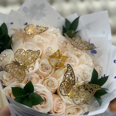 Bouquet of 50 white roses