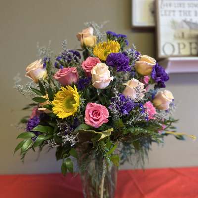 18 Rose mix arrangement