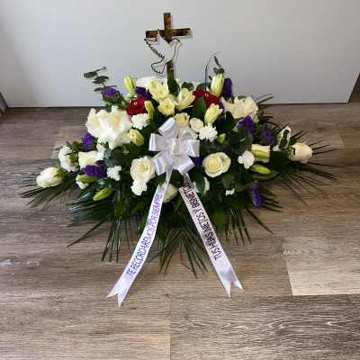 casket natural flowers combination white, purple, red