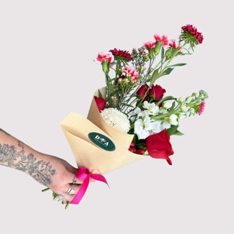 Dainty Hand-Tie Bouquet