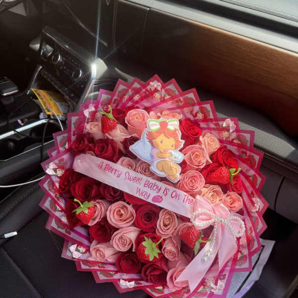 Luxury 50 Rose Bouquet with Strawberries