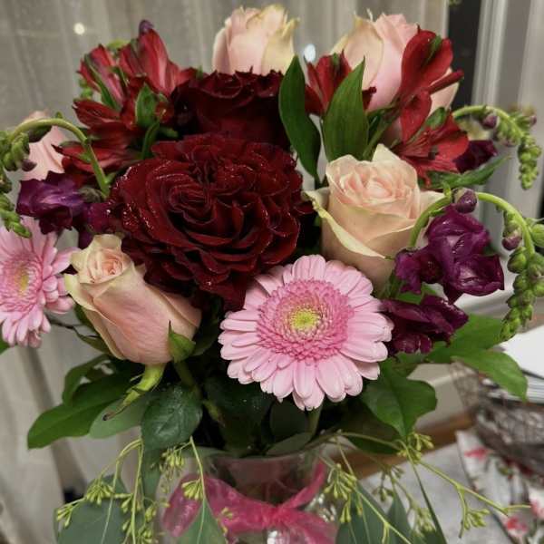 VICTORIAN ROMANCE BOUQUET