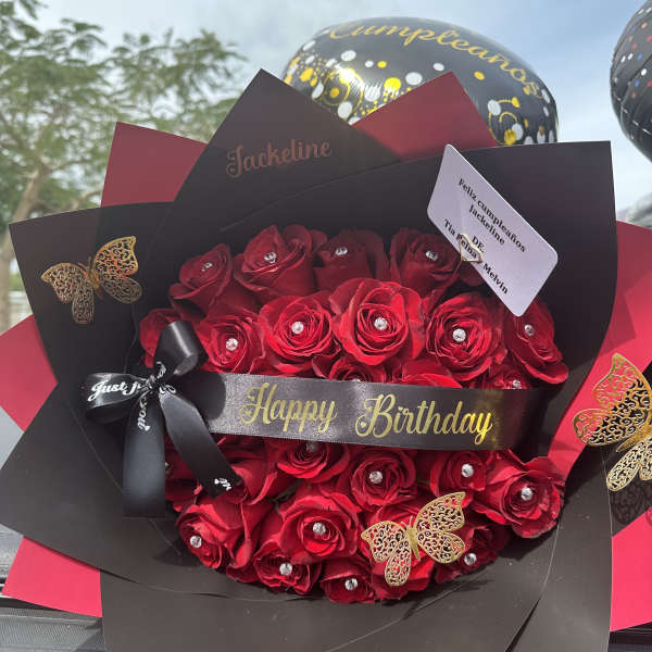 Luxury bouquet of 24 natural roses