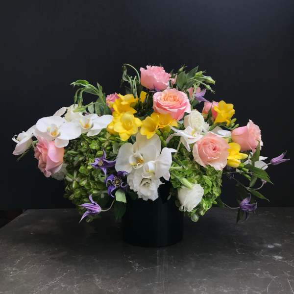 CENTER OF ATTRACTION ARRANGEMENT