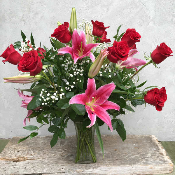 12 Premium Roses with 3 Lillies.