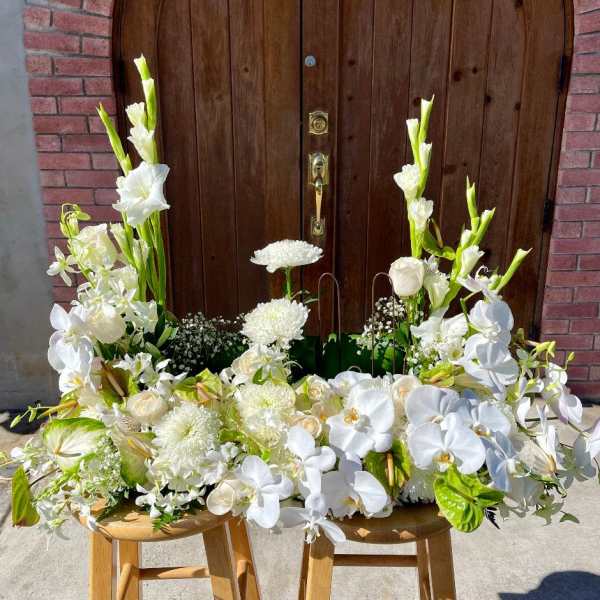 Urn/Picture Side to Side Alter Spay