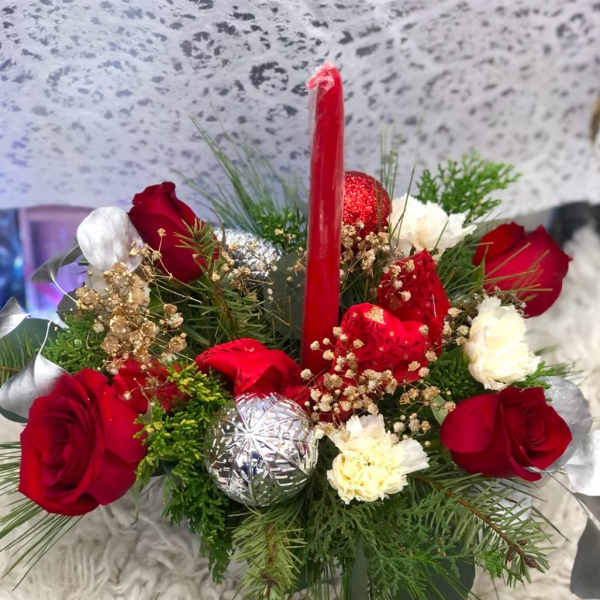 4 roses Christmas centerpiece