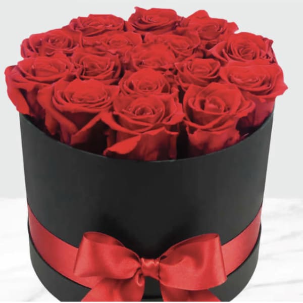 RED ROSES IN A HAT BOX
