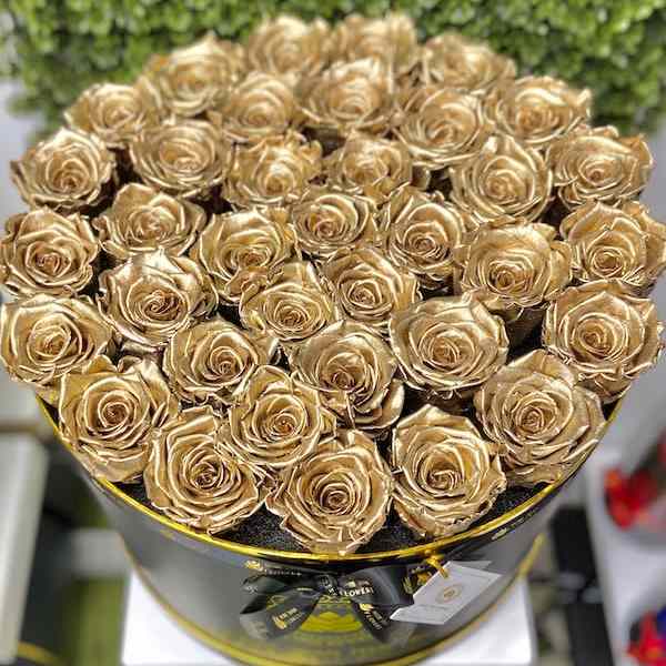 Magna Round Box Eternal Roses - Black Box, Gold