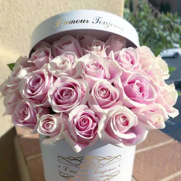 Le Petite Pink Rose Signature Box - Newport Beach Same Day Flower Delivery