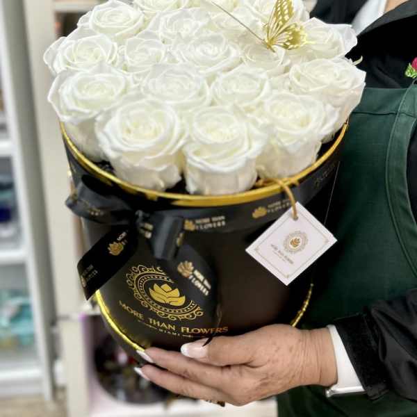 Eternal Roses Round Box - Black Box, White Roses
