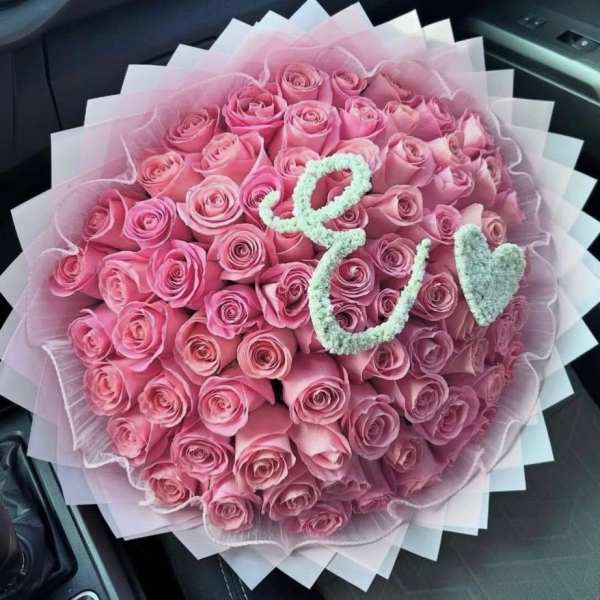 Ramo buchon de rosas rositas y blanco