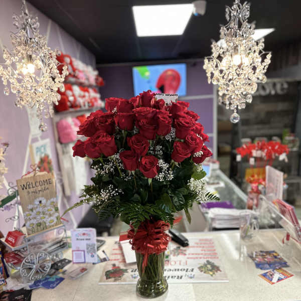 Extraordinary 50 Red Roses Arrangment