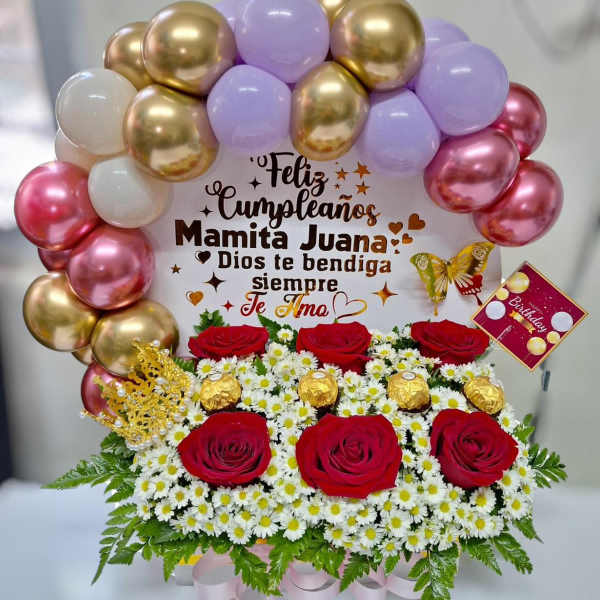 arreglo arco con flores y chocolates