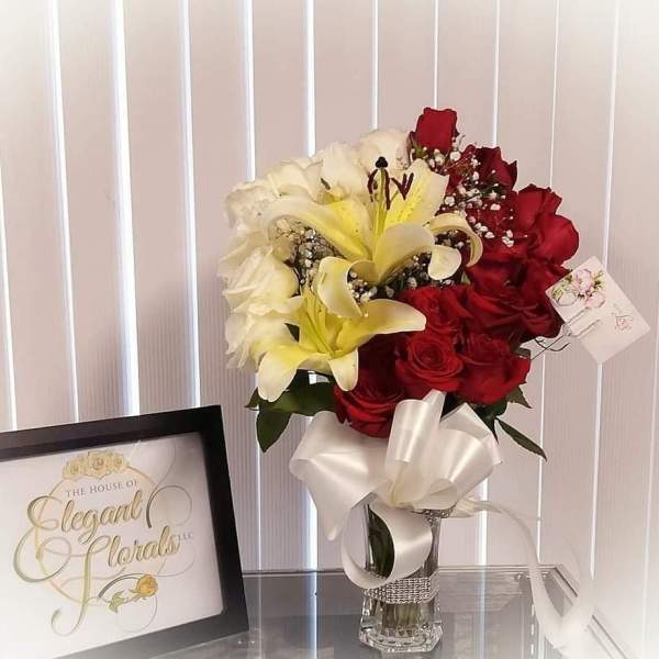 Rose “Banana Split” Vase Arrangement