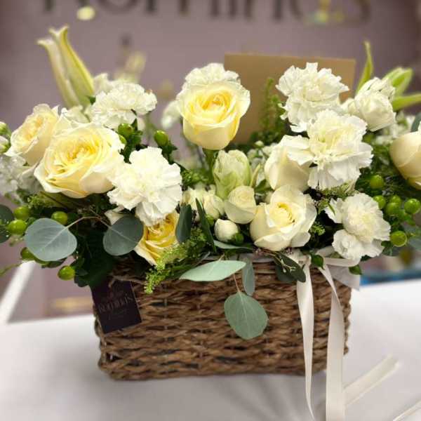 Cream & White Garden Basket | Fresh Floral Arrangement – Placentia Florist