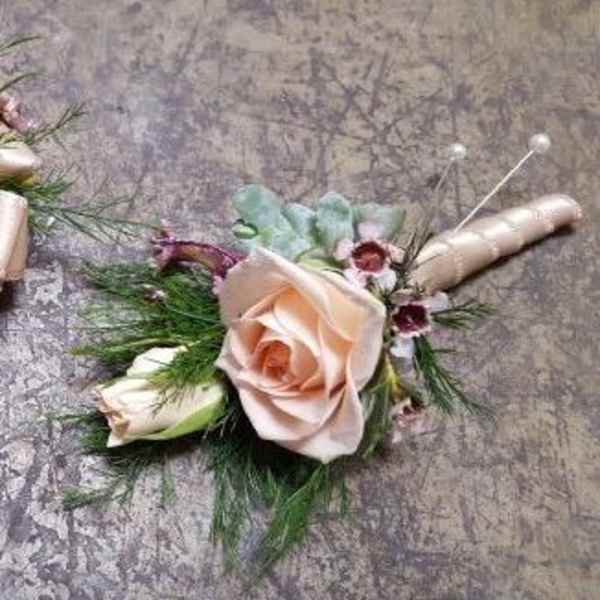 Ooo-La-La Boutonniere