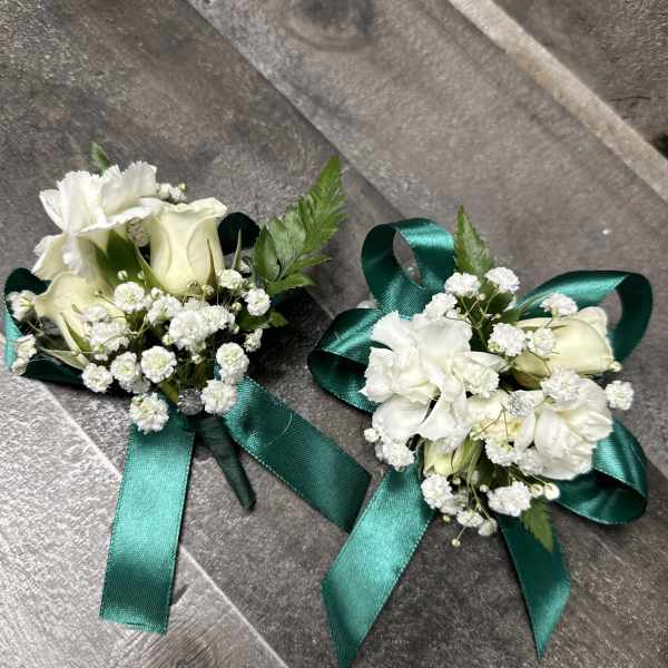Green Corsages & Boutonnieres