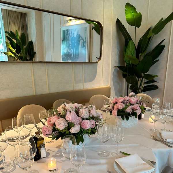 Event with ranunculus decorated