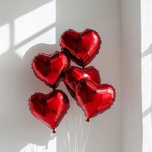 Red heart balloons set