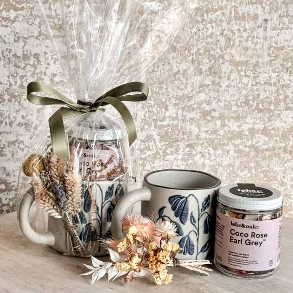 Curated Vintage Style Mug Gift Set with Gourmet Superfood Tea Blend & Dry Floral Bundle