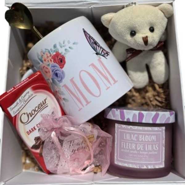 THE MOTHERS DAY ESSENTIALS BOX