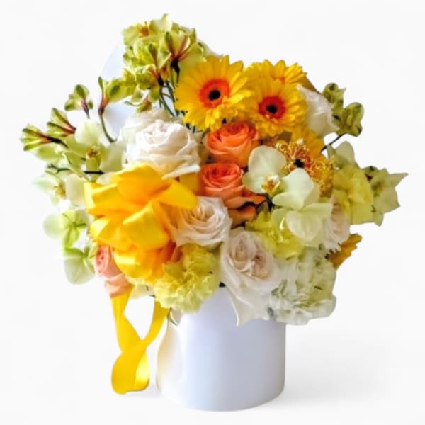 Happy Birthday Deluxe Yellow Blush Vanilla Rose Bouquet