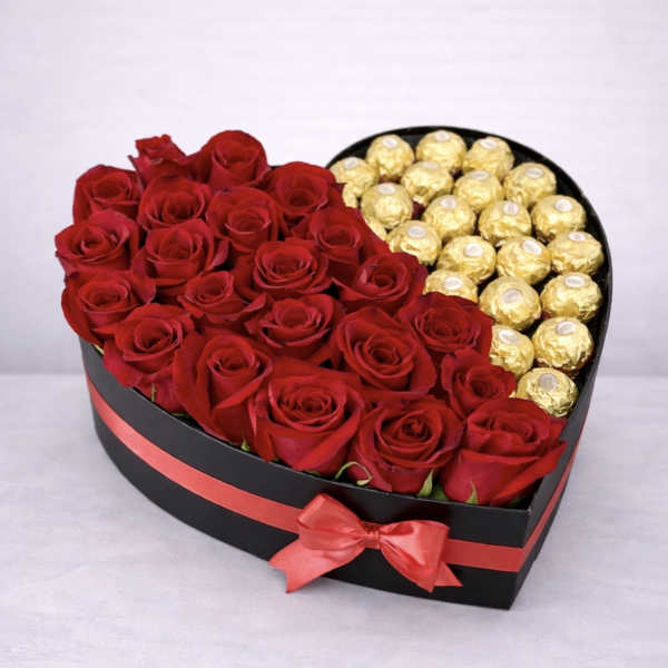 Golden Heart Romance Box – Red Roses & Chocolate