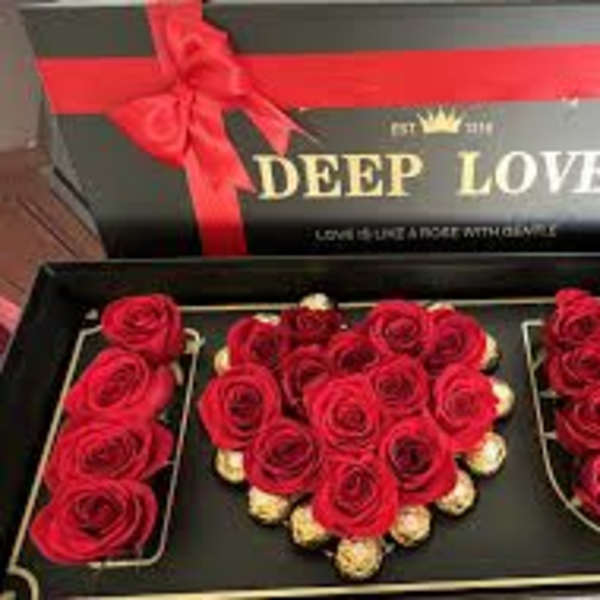 **Pre Order** Valentines Day I Love You Luxurious Flower Box