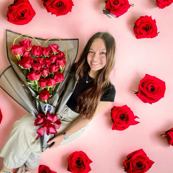 Chaney´s Valentine Red Heart Arrangement