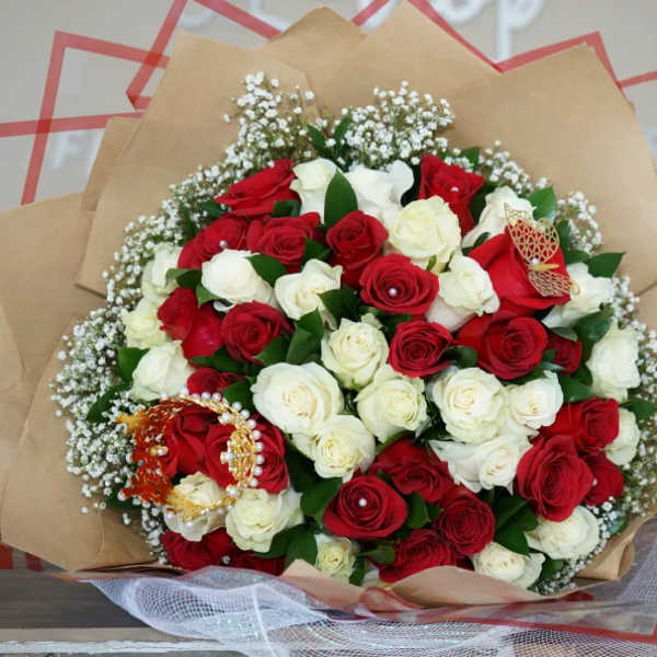 The blushing romance bouquet