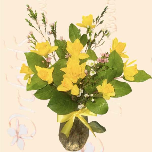 Cheerful Sunny Daffodil Bouquet