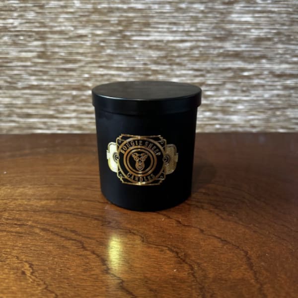 Alpine Noir 10 oz Bougie Sheep Candle