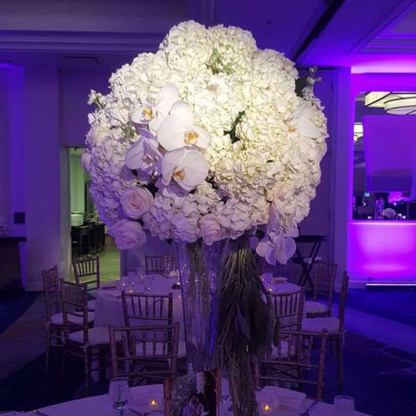 White luxury centerpiece