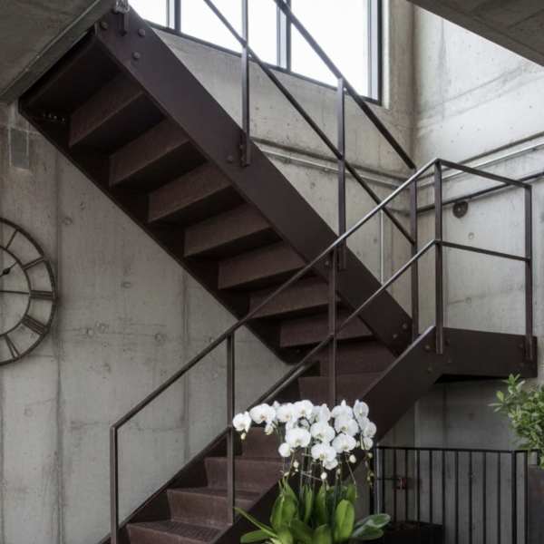 White Phalaenopsis Orchid – Modern Luxe Styling