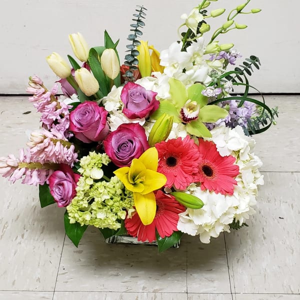 [TT-ARR161]: PENTAGON CITY BY TWIN TOWERS FLORIST IN ARLINGTON VA