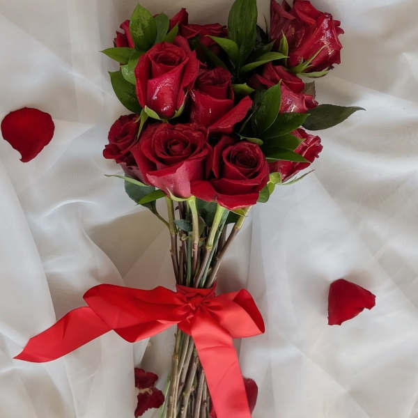 Modern Red Rose Hand Bouquet-One Dozen