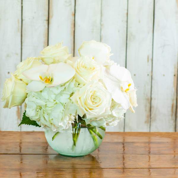 Elegant White Cloud Bouquet
