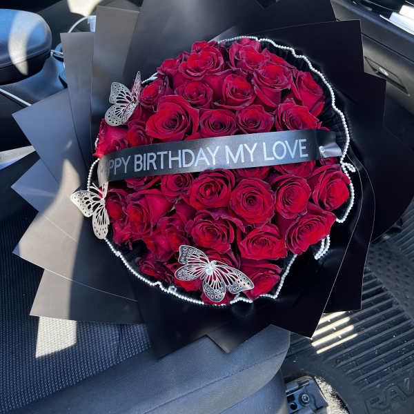 Love Bouquet - Premium - Red Roses