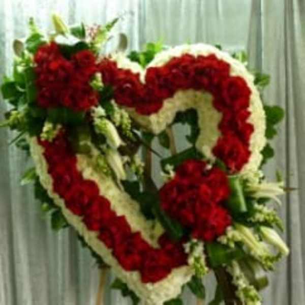 BA-009 Red Roses heart