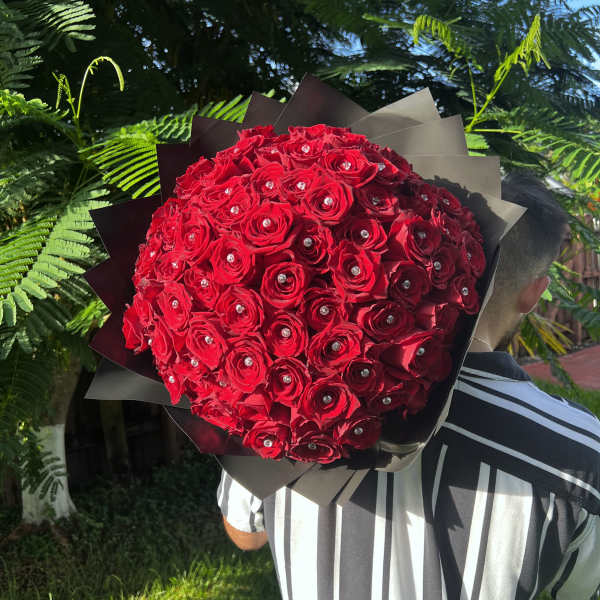 classic bouquet - large - red roses