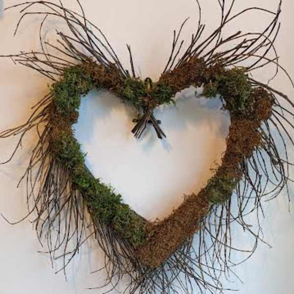 Mossy Heart Wreath 23"