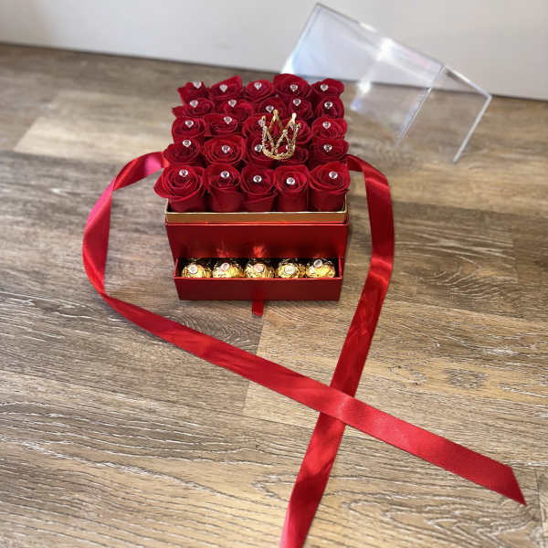 Beautiful and elegant acrylic box with roses and Ferrero chocolates