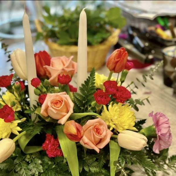 TULIP SURPRISE CENTERPIECE