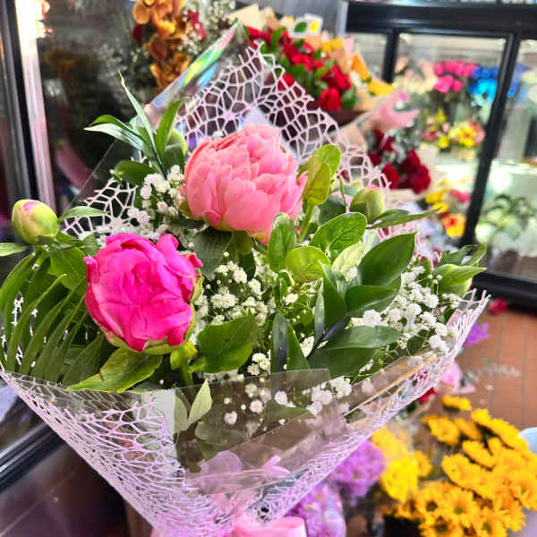 Classy & One of A Kind Peony Bouquet (5 Stem)