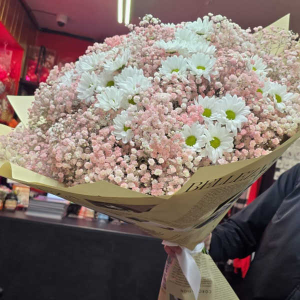 Pink Breath and Daisys Jumbo bouquet