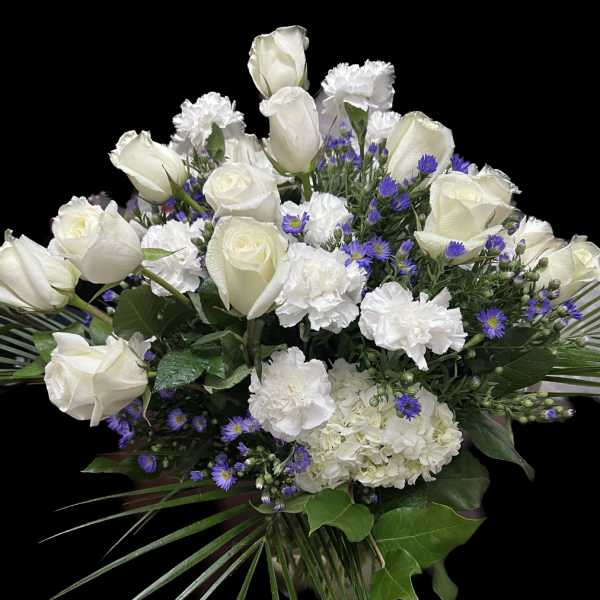 Sincerest white and blue bouquet