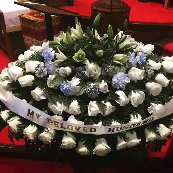 4 J , Full casket spray