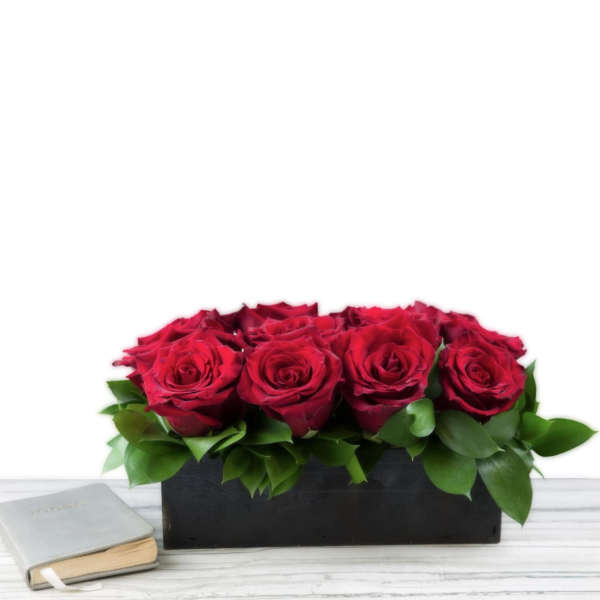 12 Red Roses in a Box